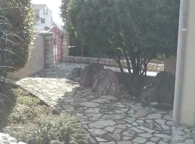 With Parking Space - 12609 * Cres
